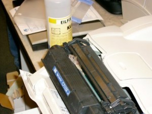mouse gets jammed in printer cartridge